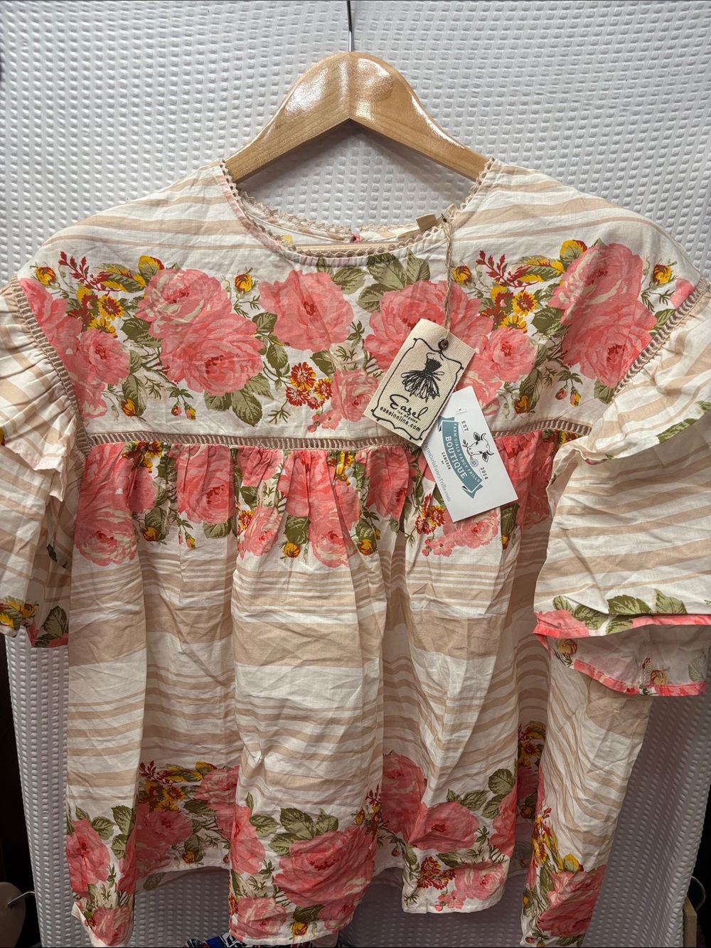 easel Cream and Pink Floral Ruffle-Sleeve Blouse